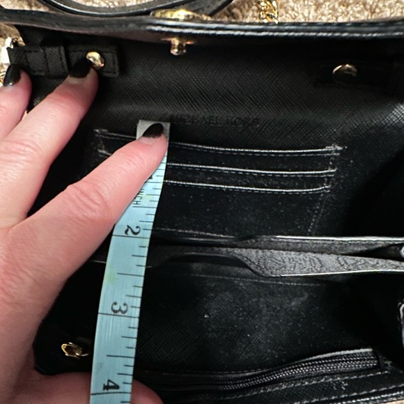 Michael Kors small cross body purse - Picture 7 of 8